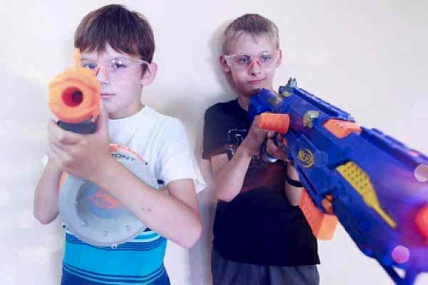 Сражение на бластерах NERF
