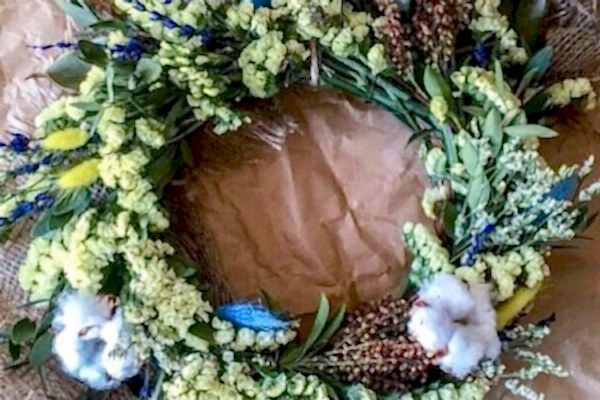 Веночек на голову из живых цветочков