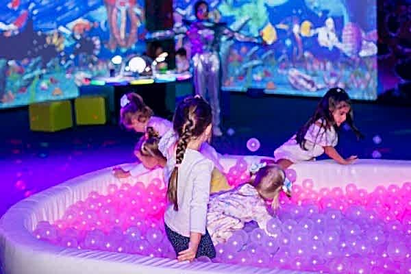 Футурамия в «Фан Фане»