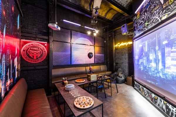 Party Hard, Китай-город